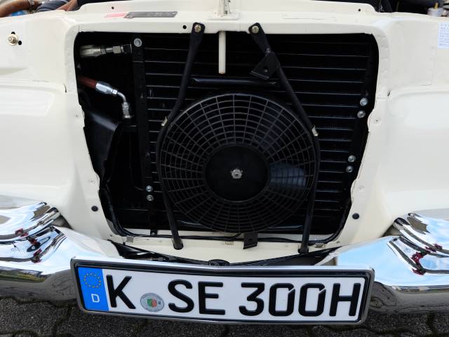 Mercedes-Benz 300 SE