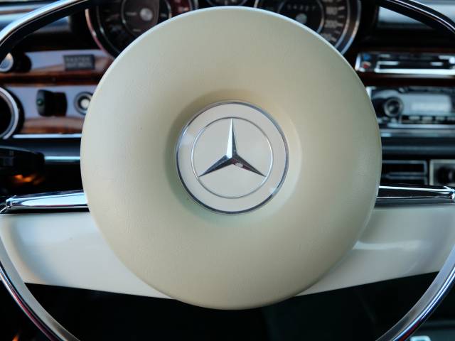 Mercedes-Benz 300 SEL 4.5