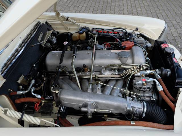 Mercedes-Benz 300 SE