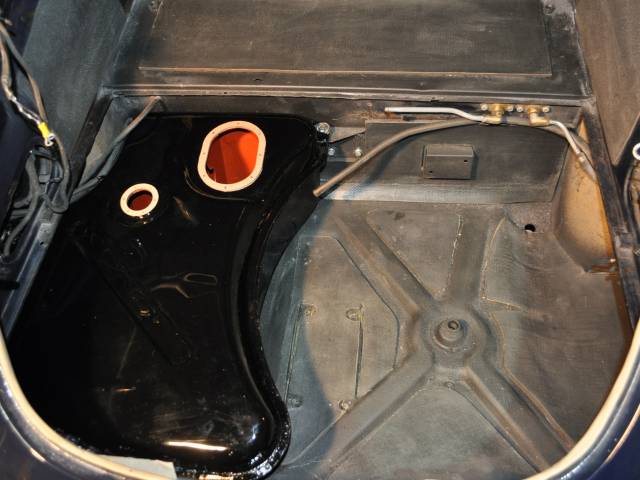 Jaguar E-Type V12 (2+2)