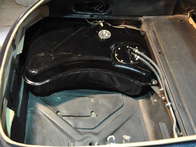 Jaguar E-Type V12 (2+2)
