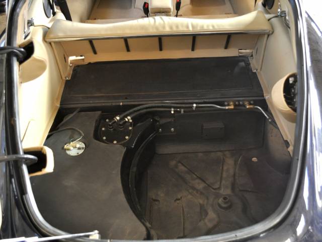 Jaguar E-Type V12 (2+2)