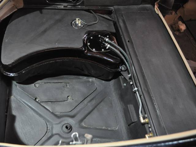Jaguar E-Type V12 (2+2)