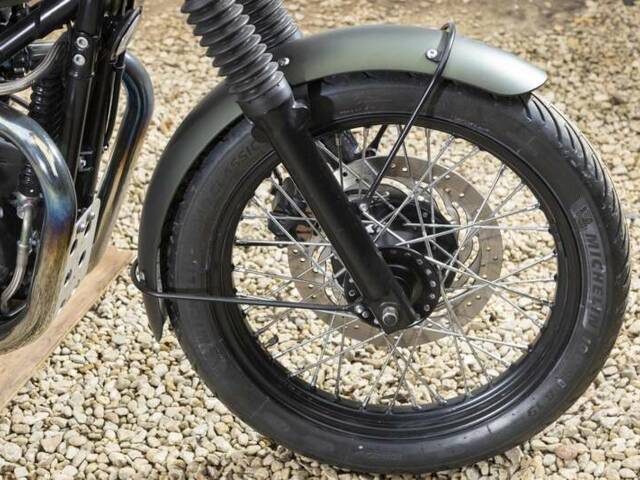 Triumph Bonneville T100 McQueen