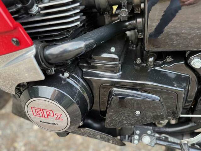 Kawasaki GPz 750