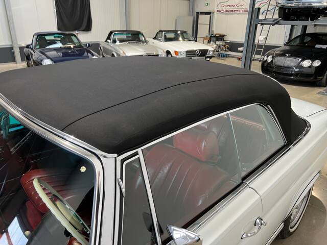 Mercedes-Benz 280 SE