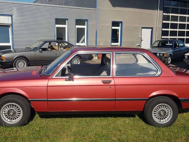 Image 1/19 de BMW 323i (1978)