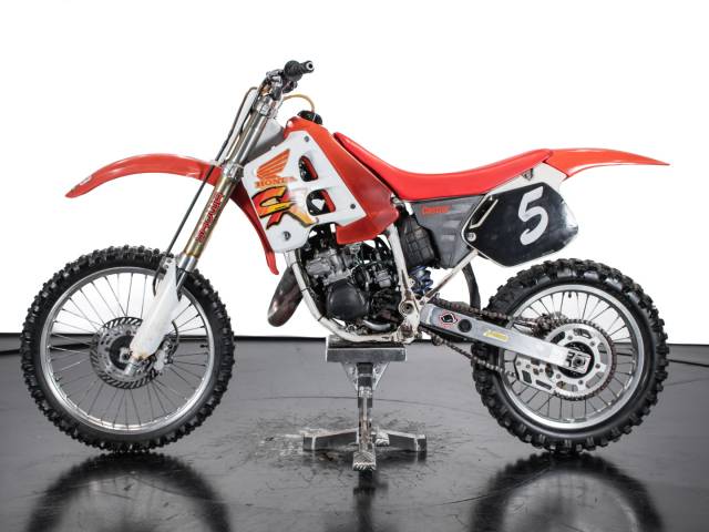 Image 1/19 of Honda DUMMY (1992)