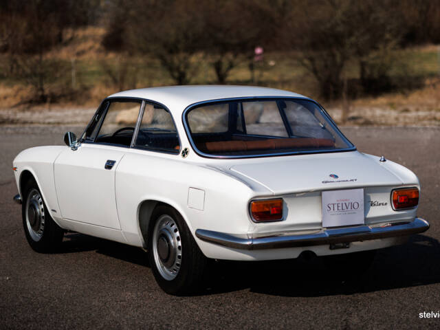 Alfa Romeo Giulia 1600 Sprint GT Veloce