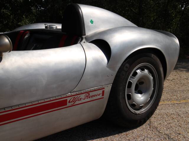 Alfa Romeo Montreal