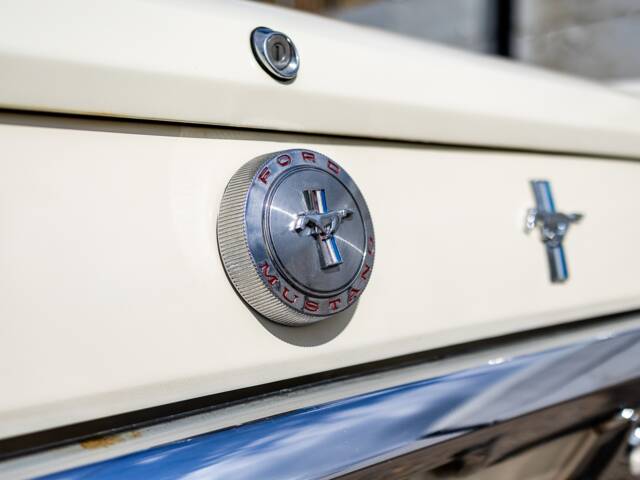 Ford Mustang 200