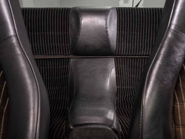 Porsche 944