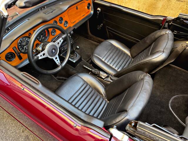 Triumph TR 6 PI