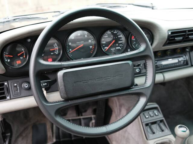 Porsche 911 Carrera 4