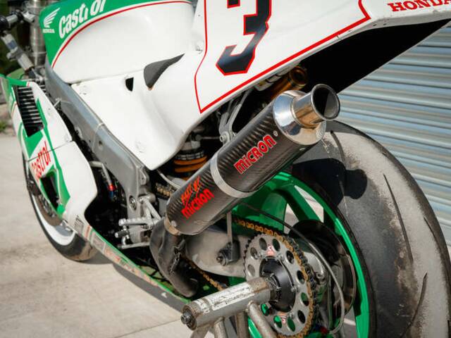 Honda VFR 750R RC 30
