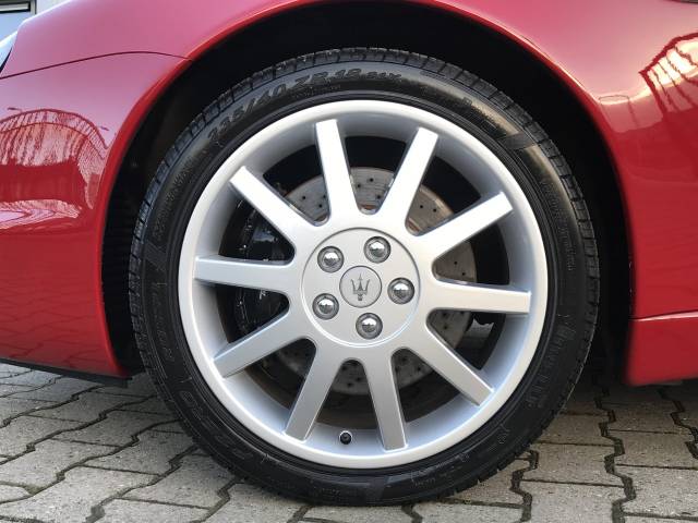 Maserati 3200 GT - 235-40-18 originele bandmaat voor