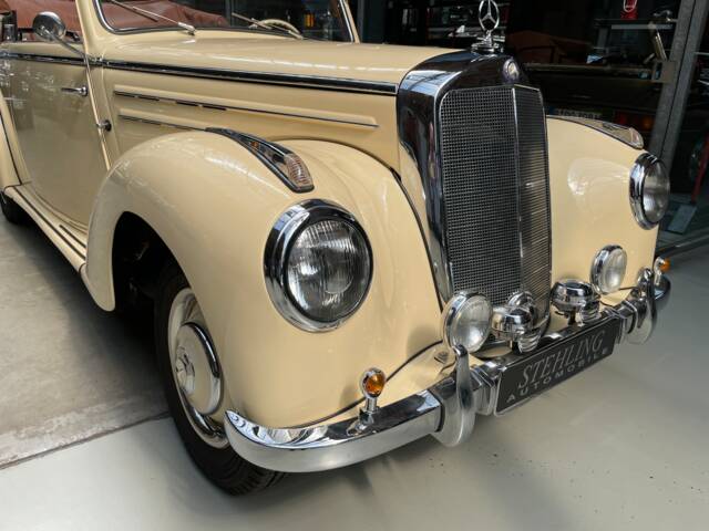 Mercedes-Benz 220 Cabriolet B