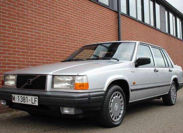 Bild 1/9 von Volvo 740 GL (1990)