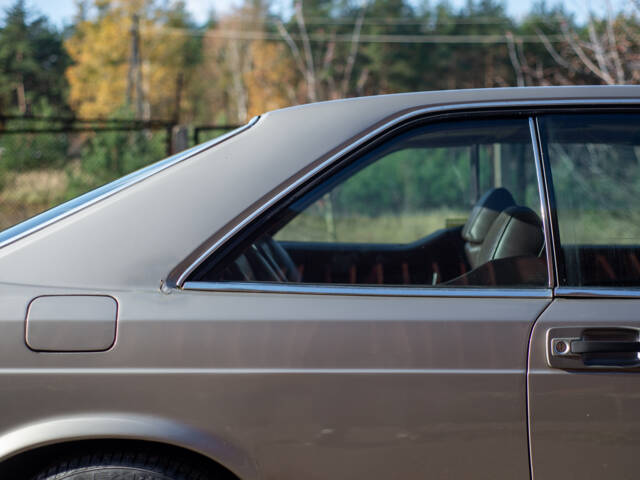 Mercedes-Benz 560 SEC