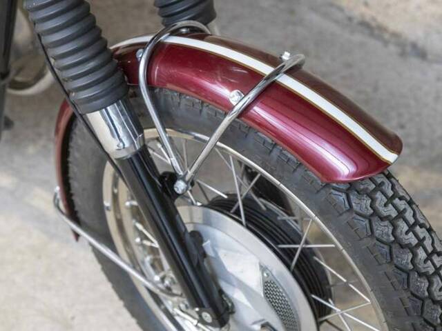 Triumph T 100 R Daytona