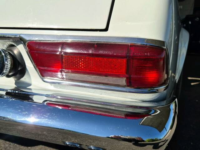 Mercedes-Benz 230 SL