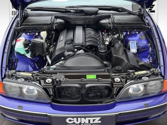 BMW 528i