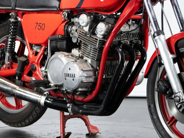 Yamaha XS 750
