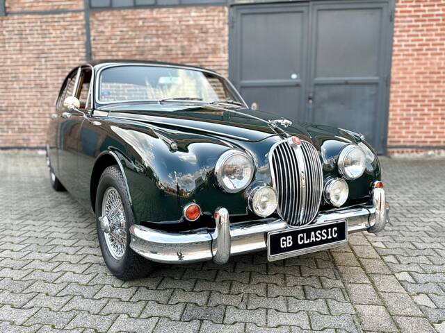 Image 1/33 of Jaguar Mk II 3.4 (1964)