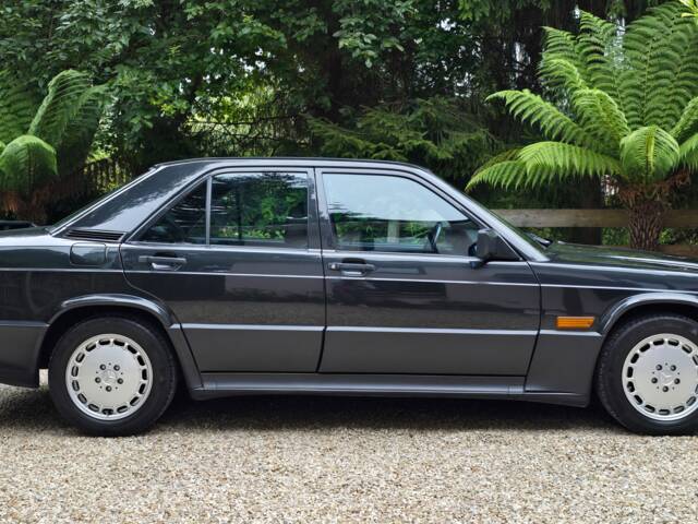 Mercedes-Benz 190 E 2.3-16