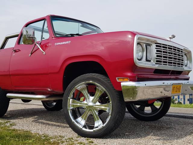 Image 1/67 of Dodge Ramcharger (1978)