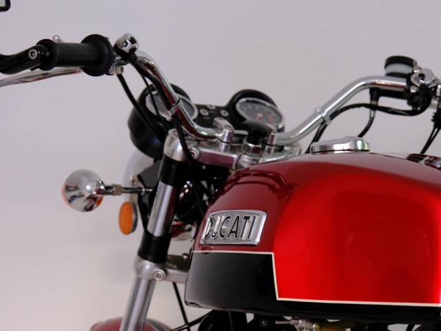 Ducati 750 GT
