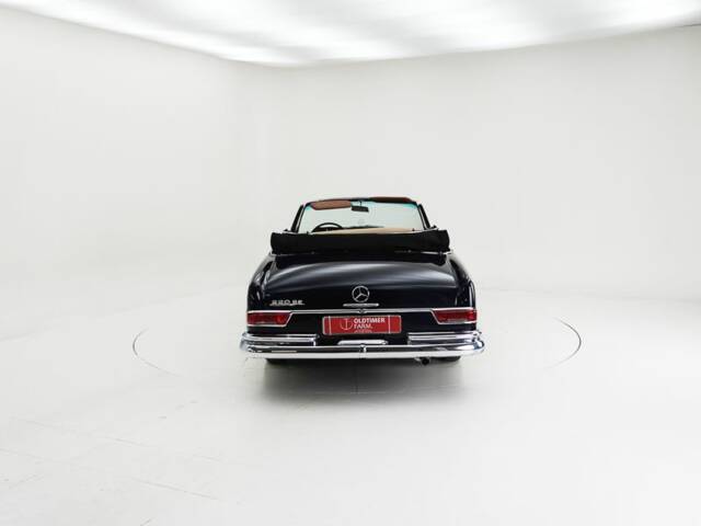 Mercedes-Benz 220 SE b