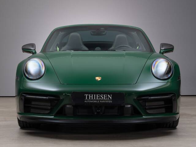 Porsche 911 Carrera 4 GTS