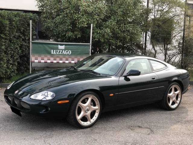 Image 1/31 de Jaguar XKR (2000)