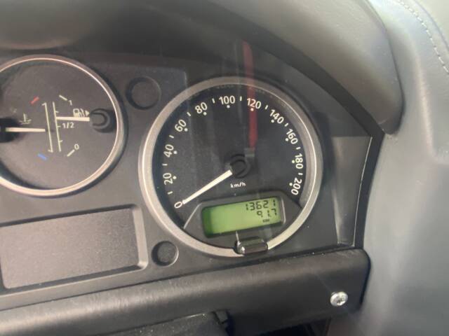 Land Rover Defender 90 Works V8 "70th Edition"