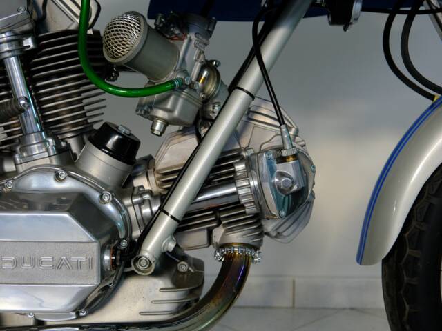 Ducati 900 SS