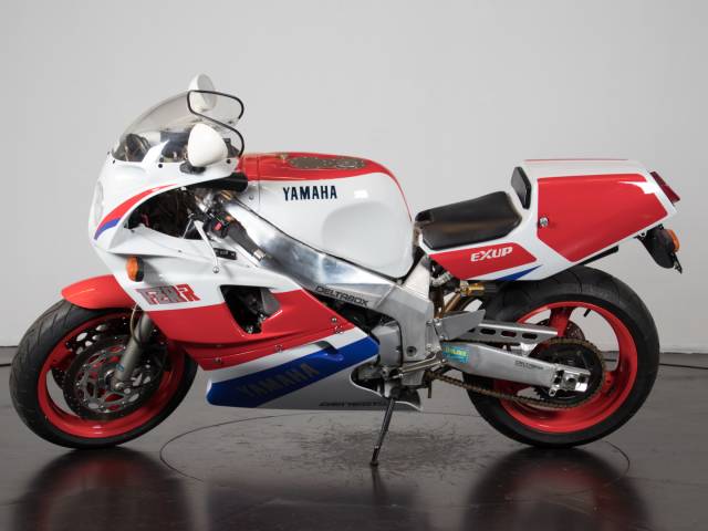 Image 1/19 de Yamaha DUMMY (1989)