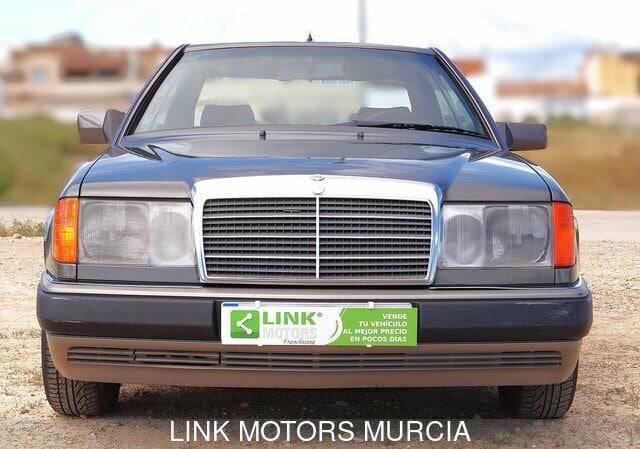 Image 1/10 of Mercedes-Benz 300 CE (1991)