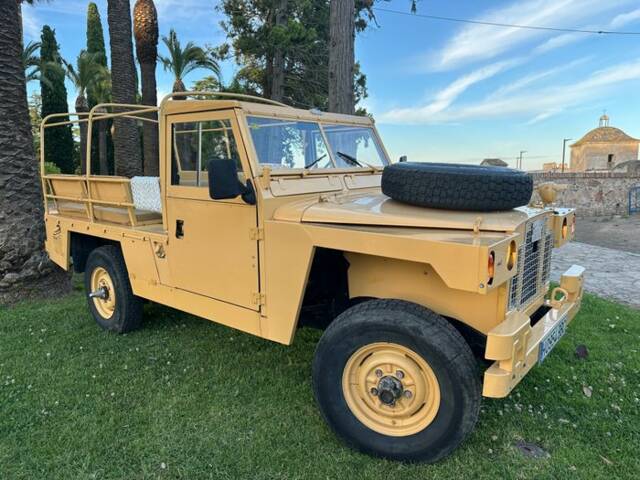 Image 1/7 of Land Rover 88 (1975)