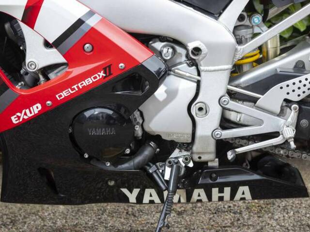 Yamaha YZF-R1