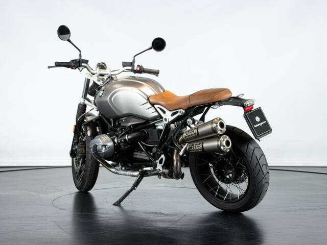 BMW R NineT
