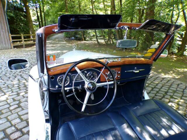 Mercedes-Benz 220 Cabriolet A