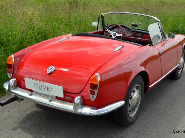 Alfa Romeo Giulia 1600 Spider