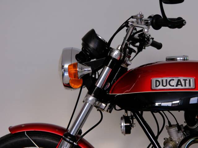 Ducati 750 GT