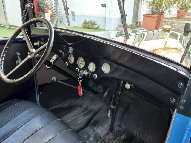Austin 7 Saloon