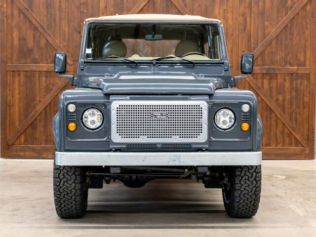 Land Rover Defender 90