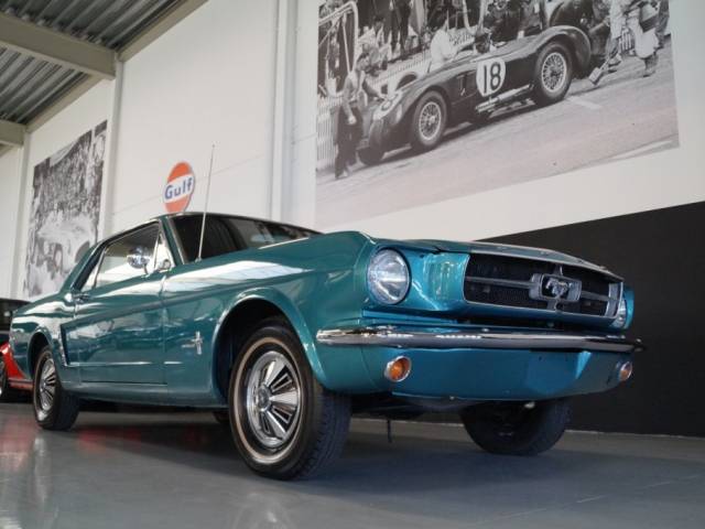 Ford mustang 200