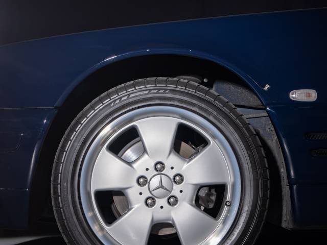 Mercedes-Benz SL 320