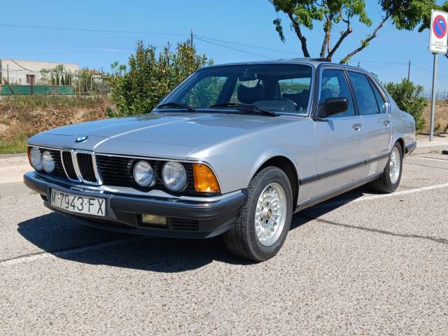 BMW 745i