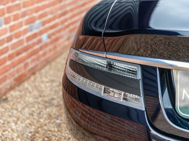 Aston Martin DBS Volante